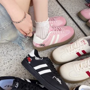 Cute Embroidered Women's Sports Shoes Non-slip Spring Autumn Ladies Casual Tennis Shoes Sweet Versatile Women School Sneakers
